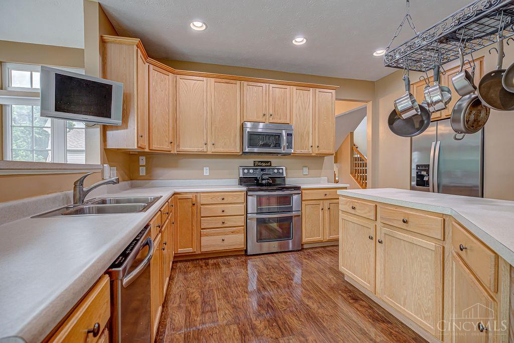 5414 Jamies Oak Court
