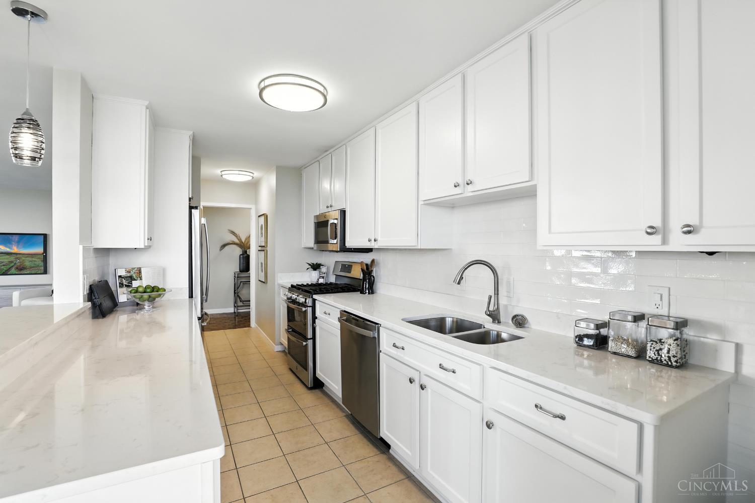 2324 Madison Road 1208