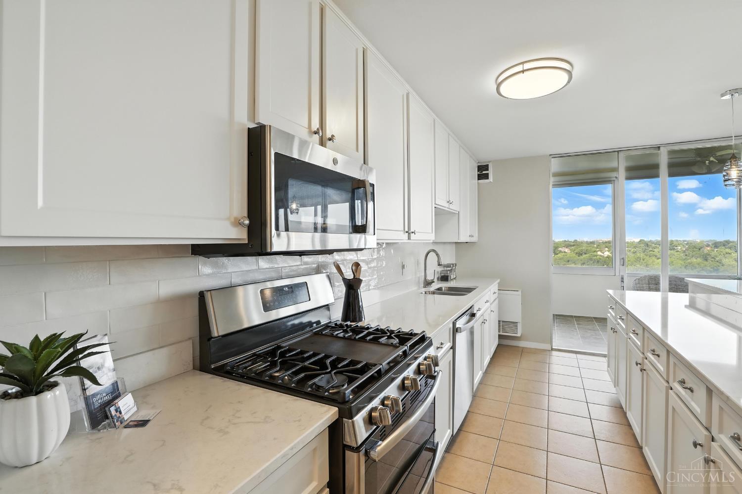 2324 Madison Road 1208