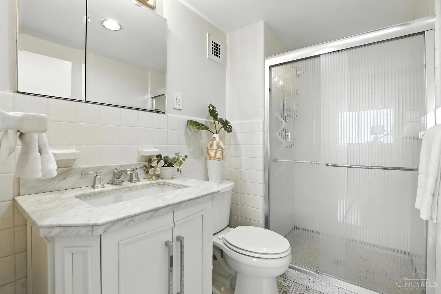 2324 Madison Road 1208