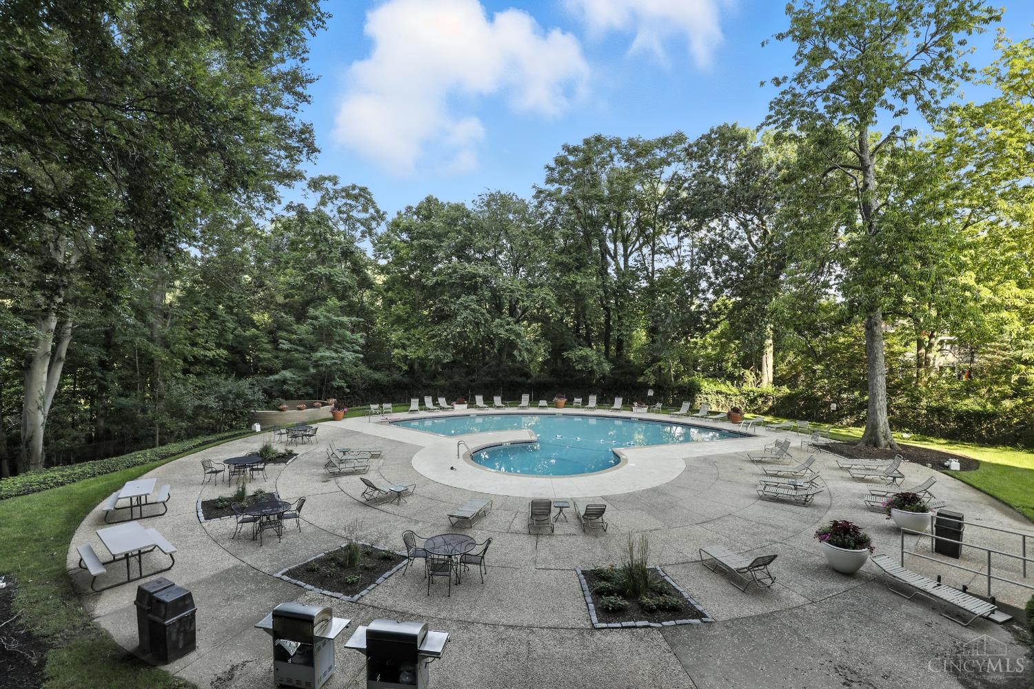 2324 Madison Road 1208