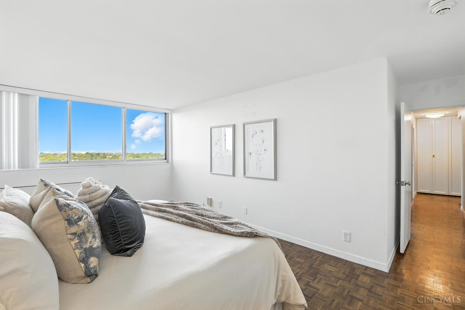 2324 Madison Road 1208