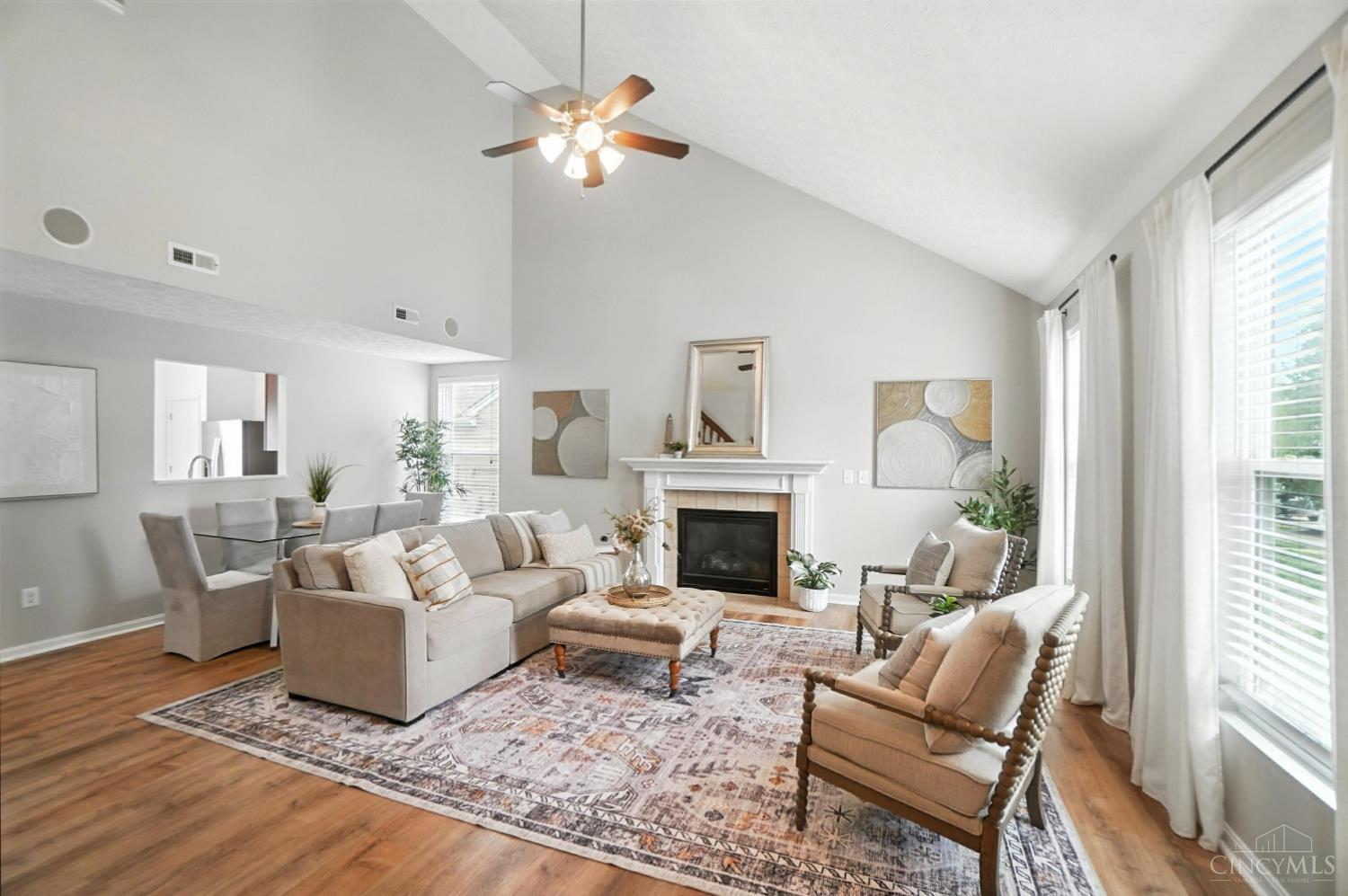 4239 N Gensen