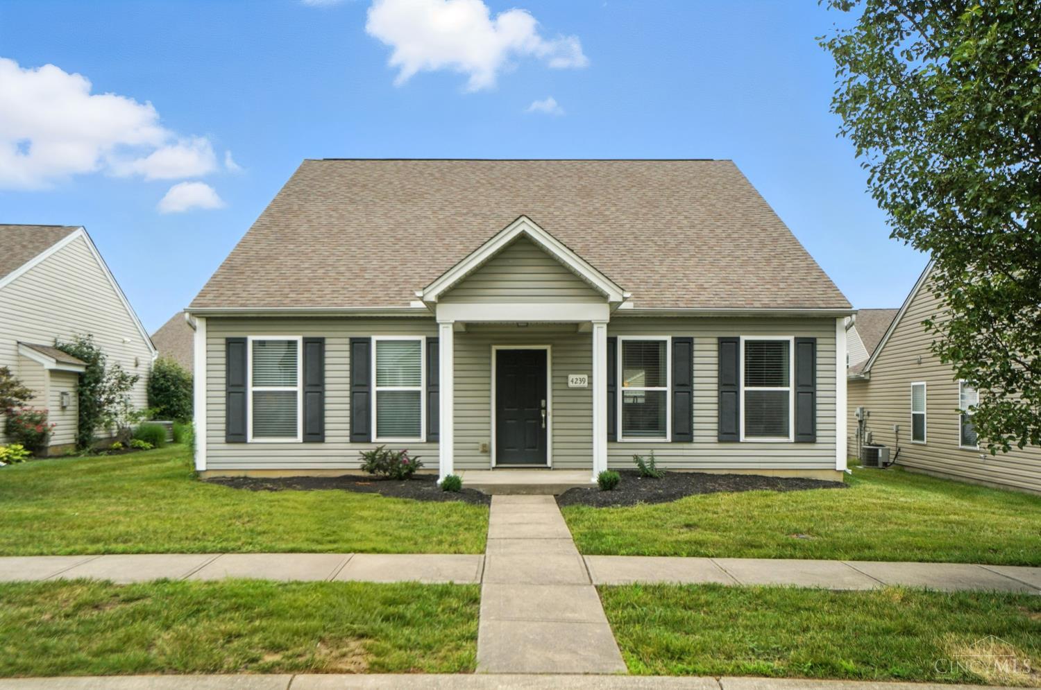 4239 N Gensen