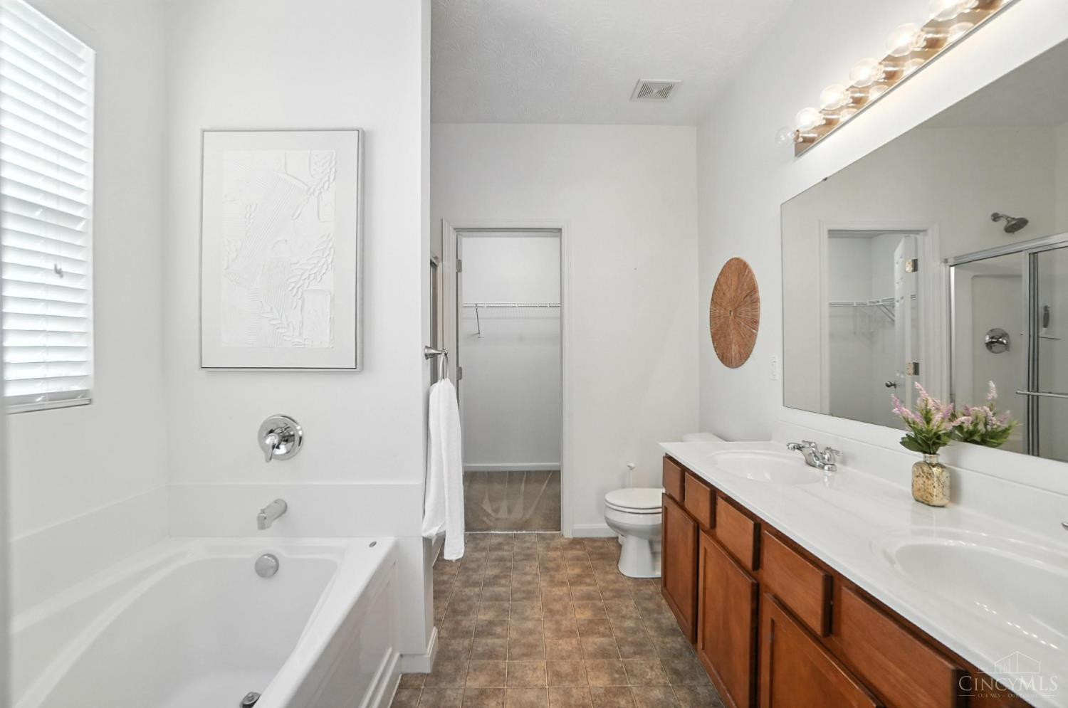 4239 N Gensen