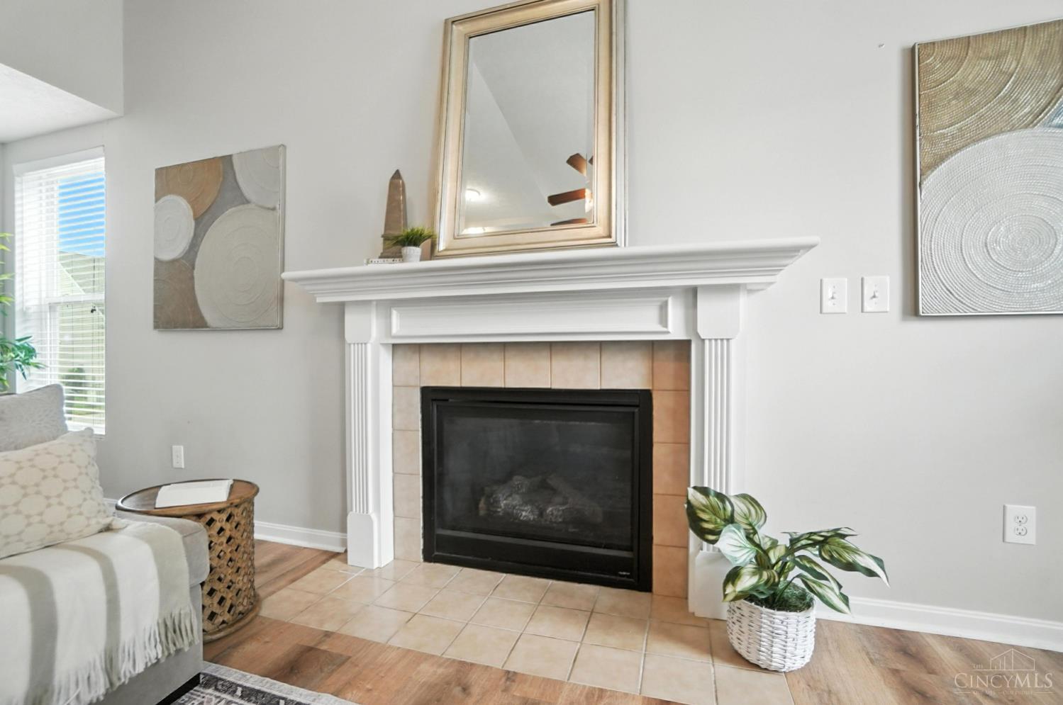 4239 N Gensen