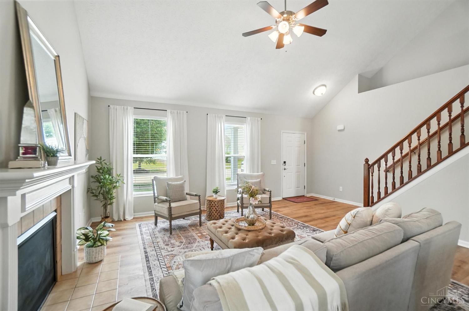 4239 N Gensen