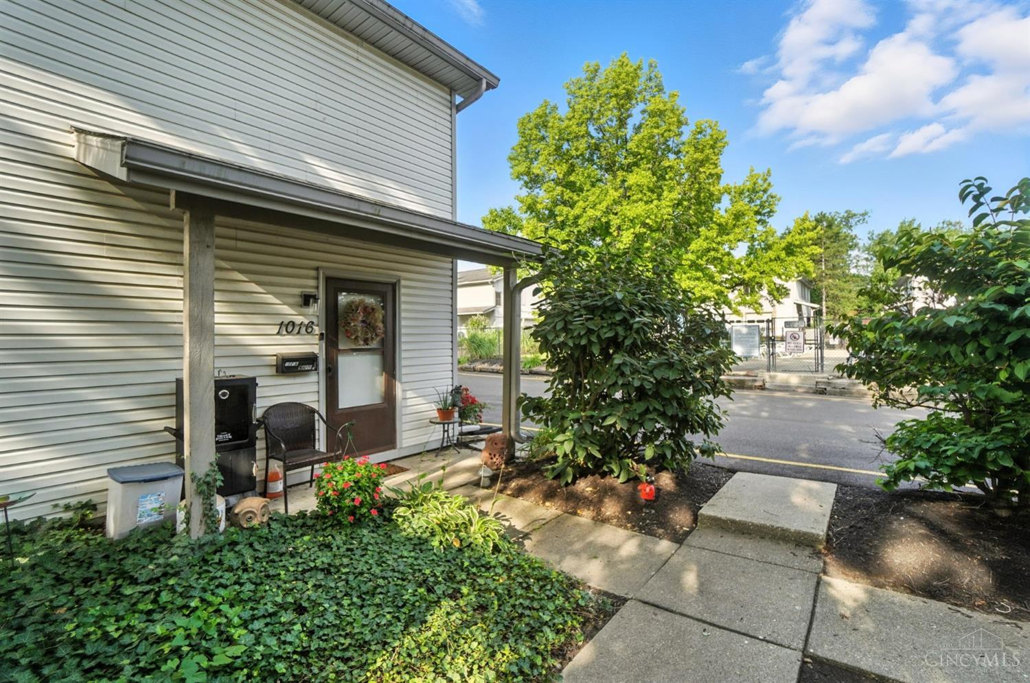 1016 E Crescentville Road