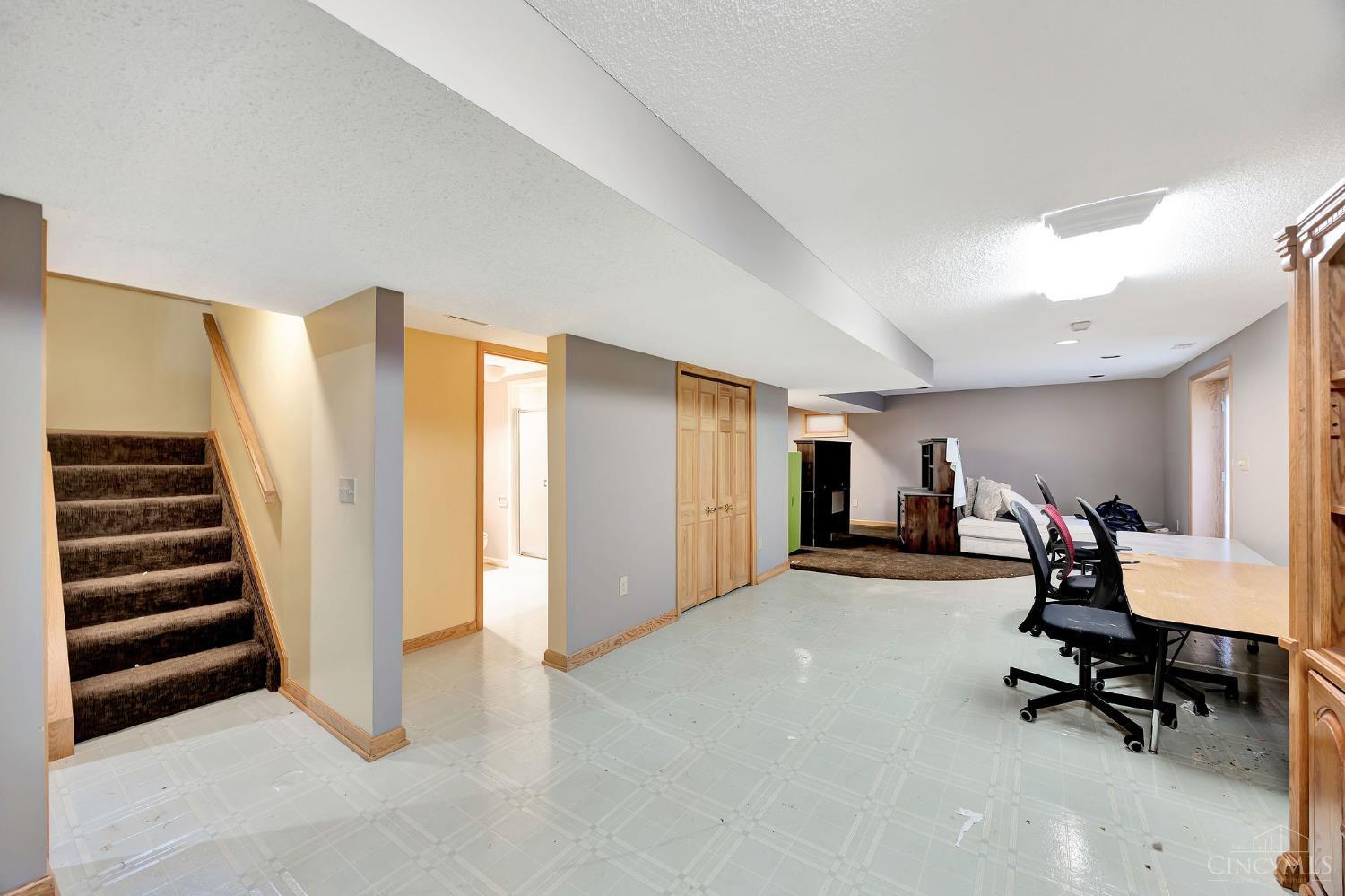 10 Marcel Court