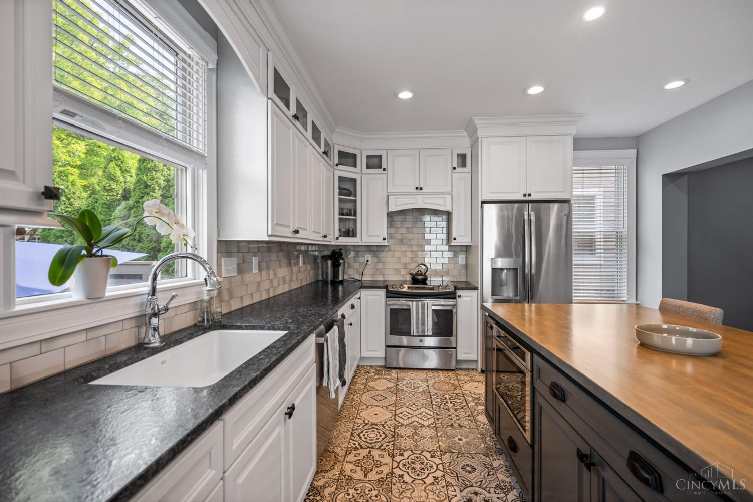 3728 Drakewood Drive