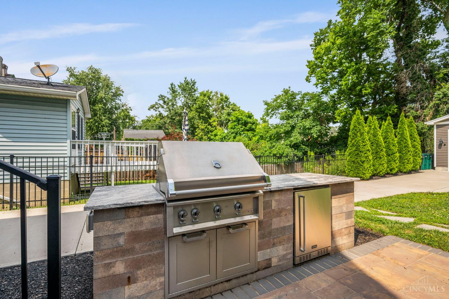 3728 Drakewood Drive