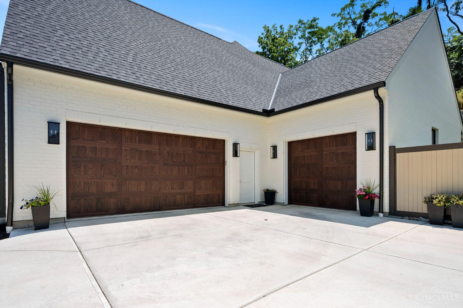 5805 Hickory Court