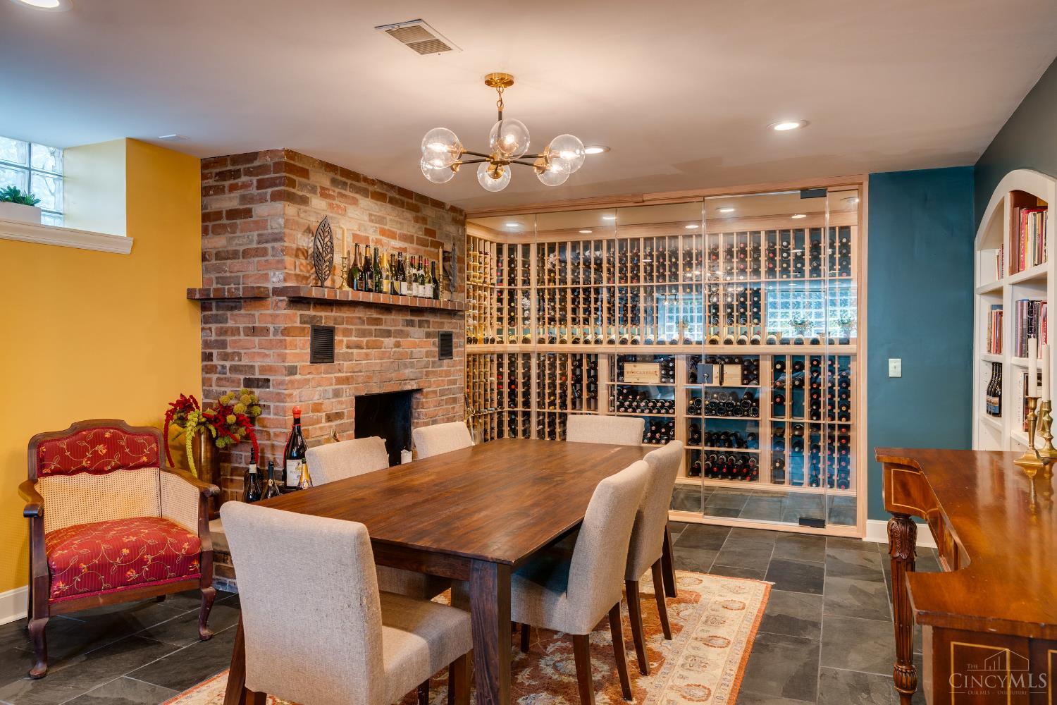 4042 Clifton Ridge Dr