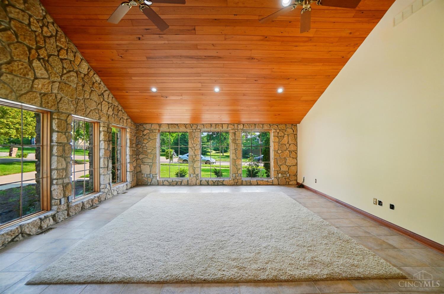 947 Broadview Drive