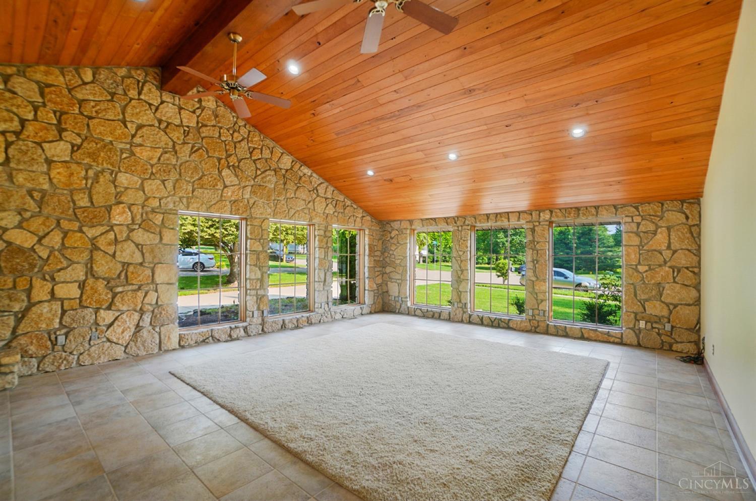 947 Broadview Drive
