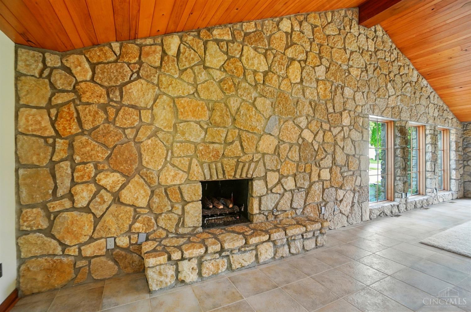 947 Broadview Drive