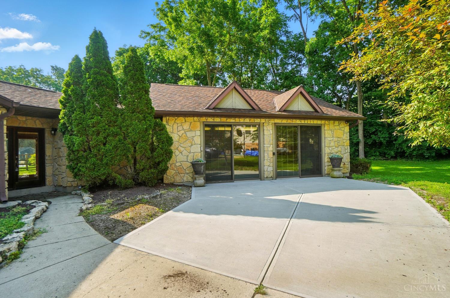 947 Broadview Drive