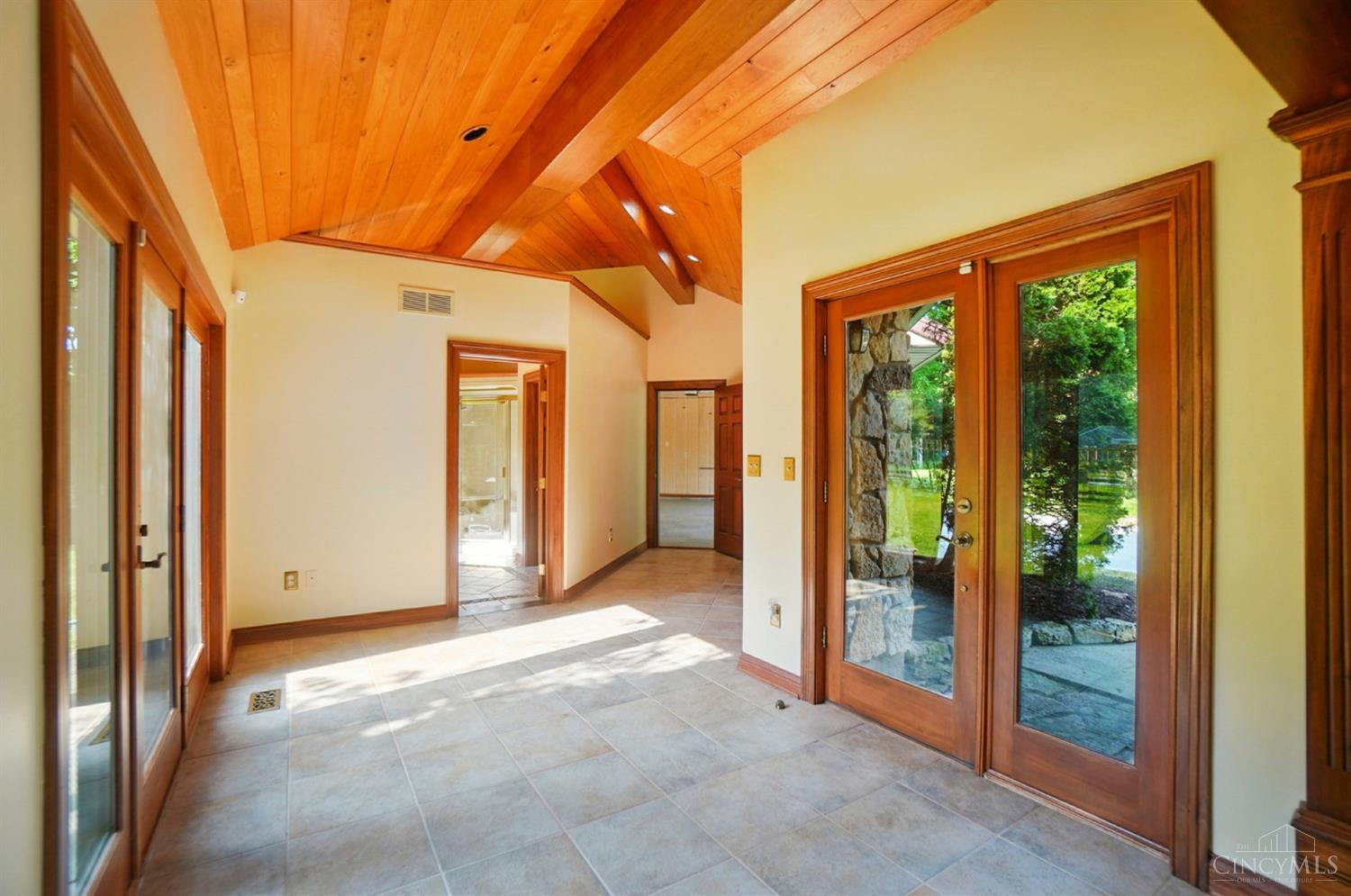947 Broadview Drive