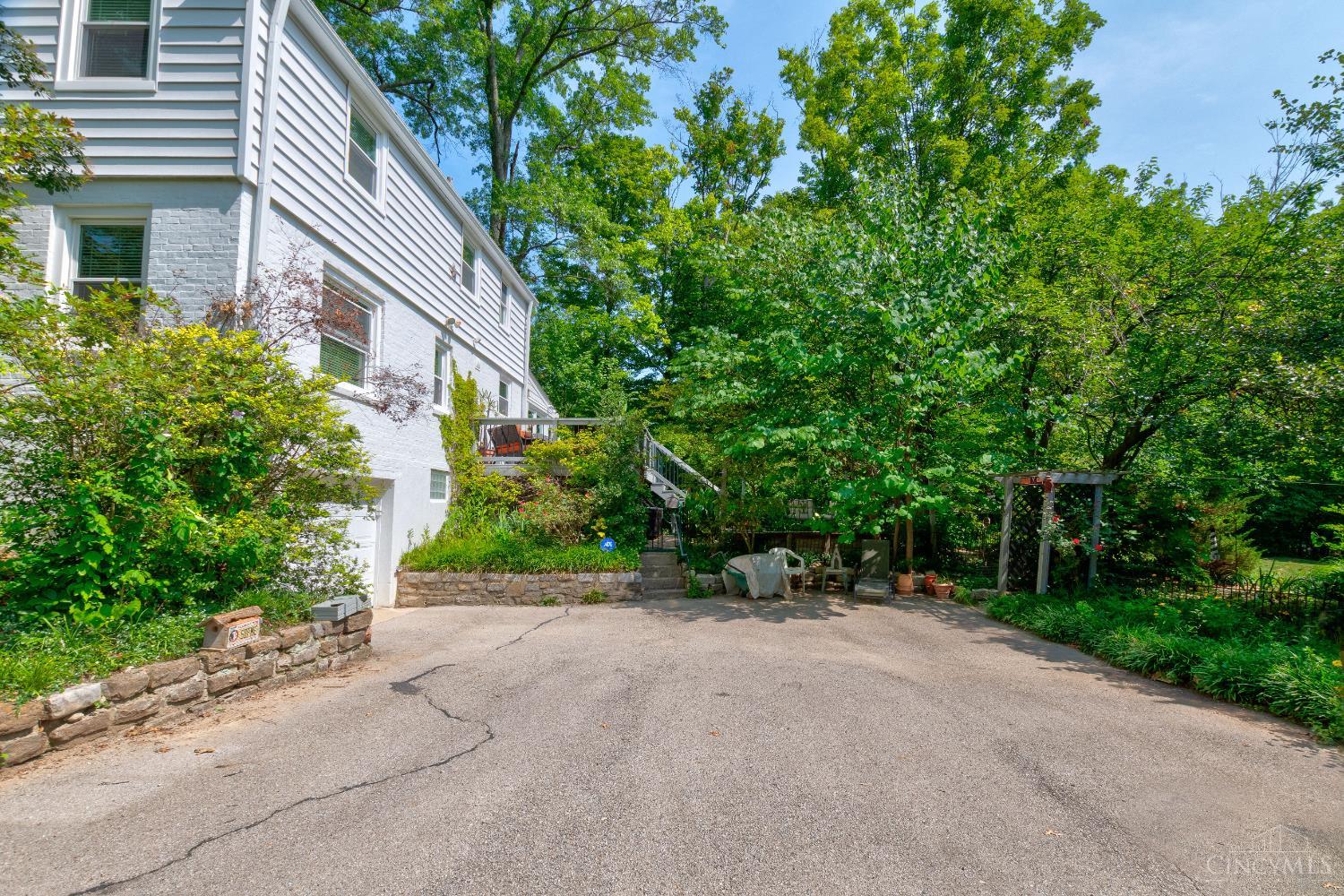 1218 Eversole Road