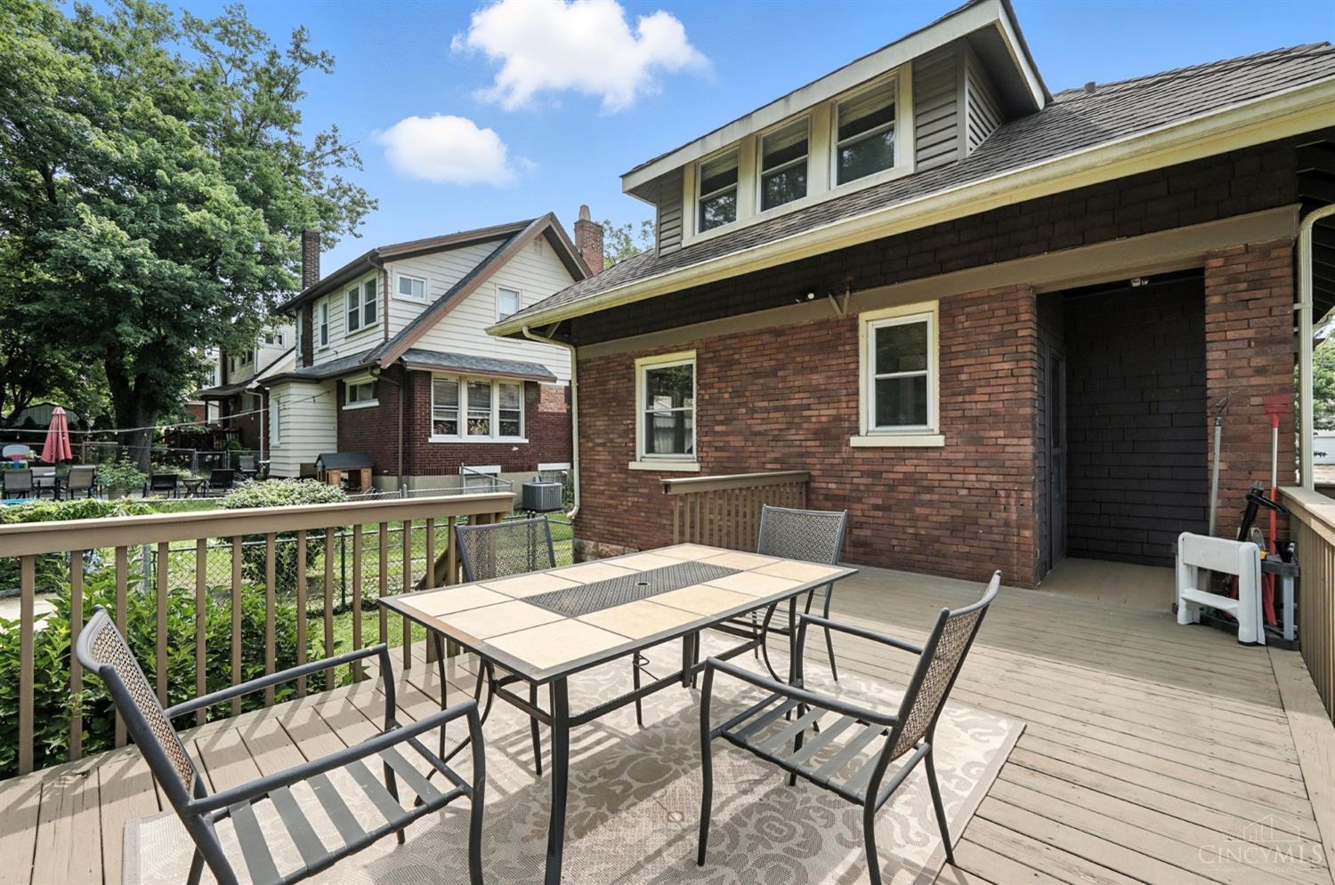 2562 Irving