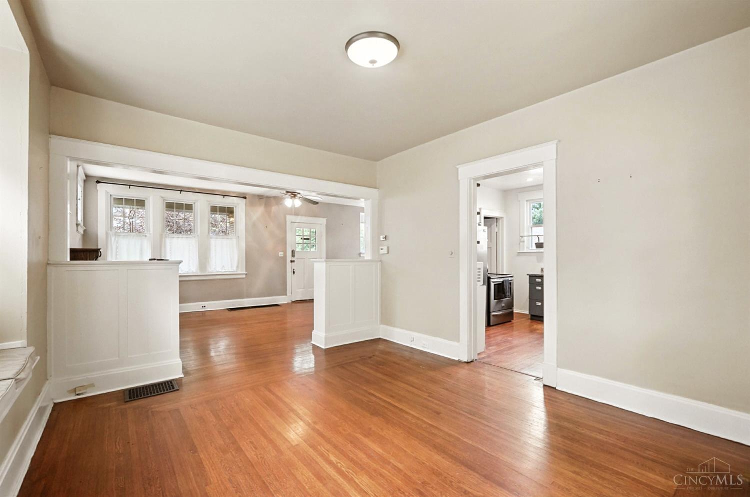 2562 Irving