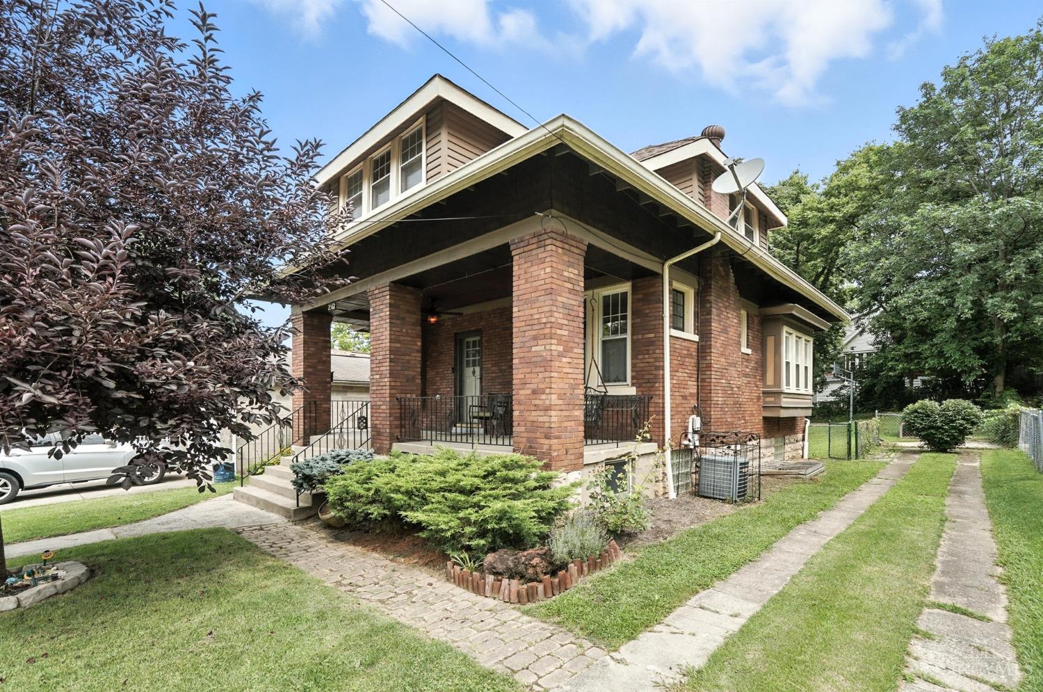 2562 Irving
