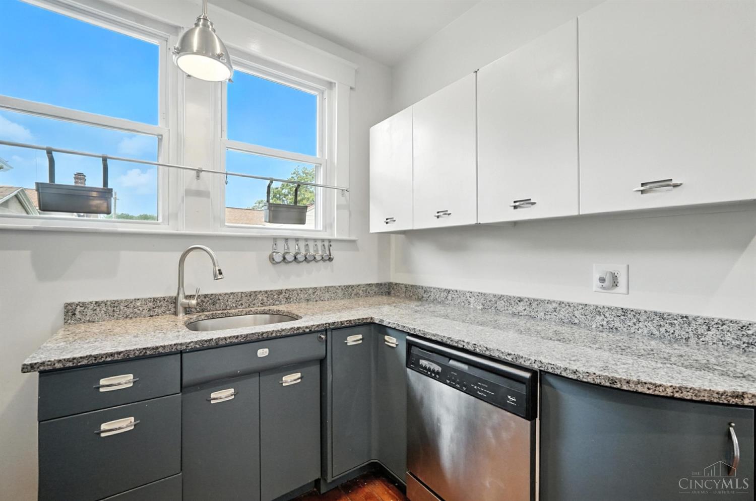 2562 Irving