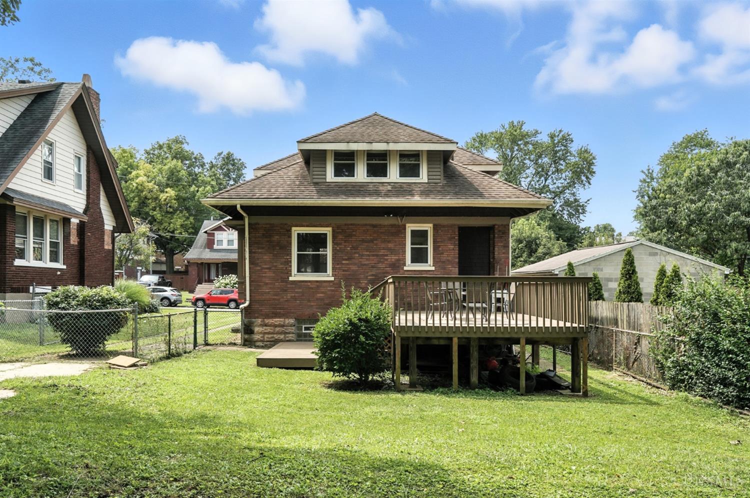 2562 Irving