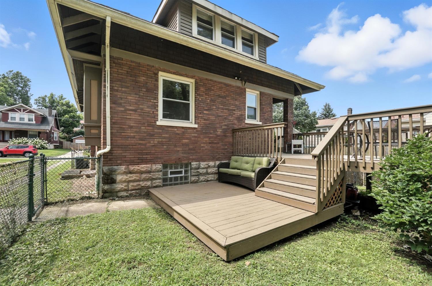 2562 Irving