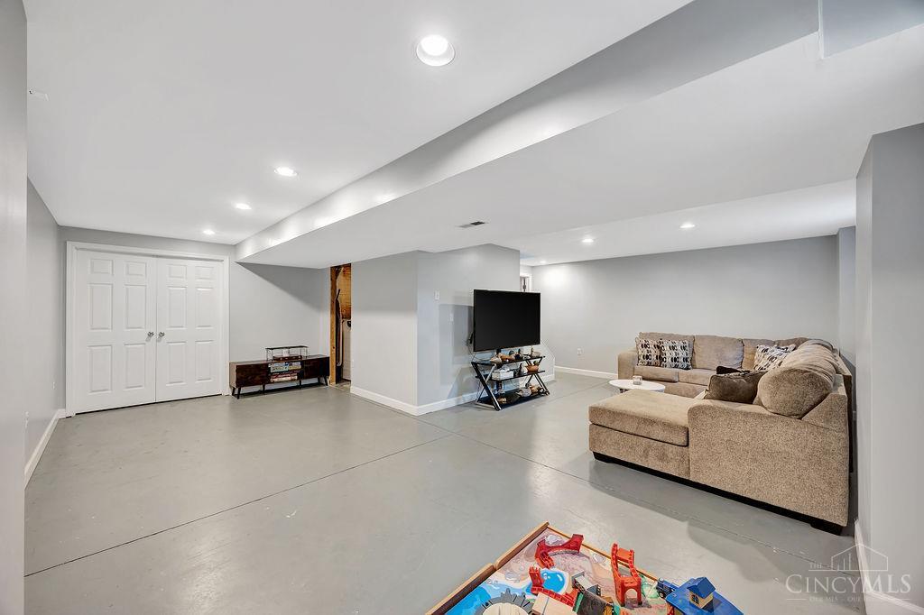 936 Legacy Court