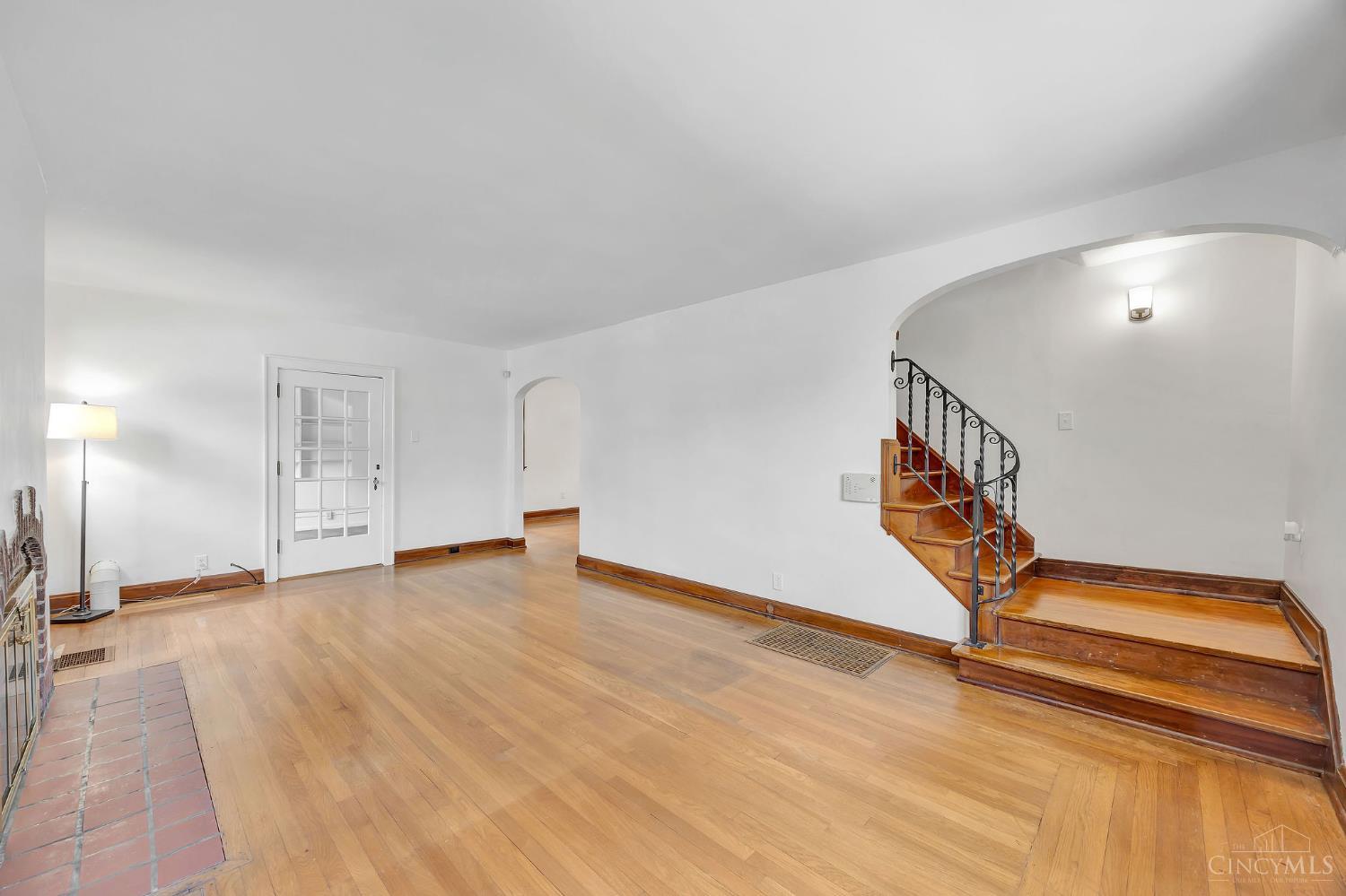 5742 Marmion Lane