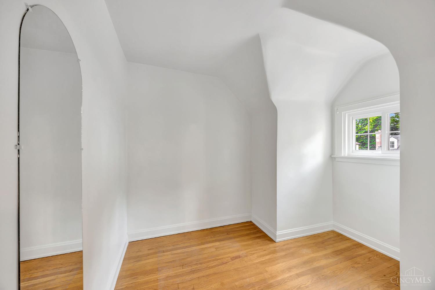 5742 Marmion Lane