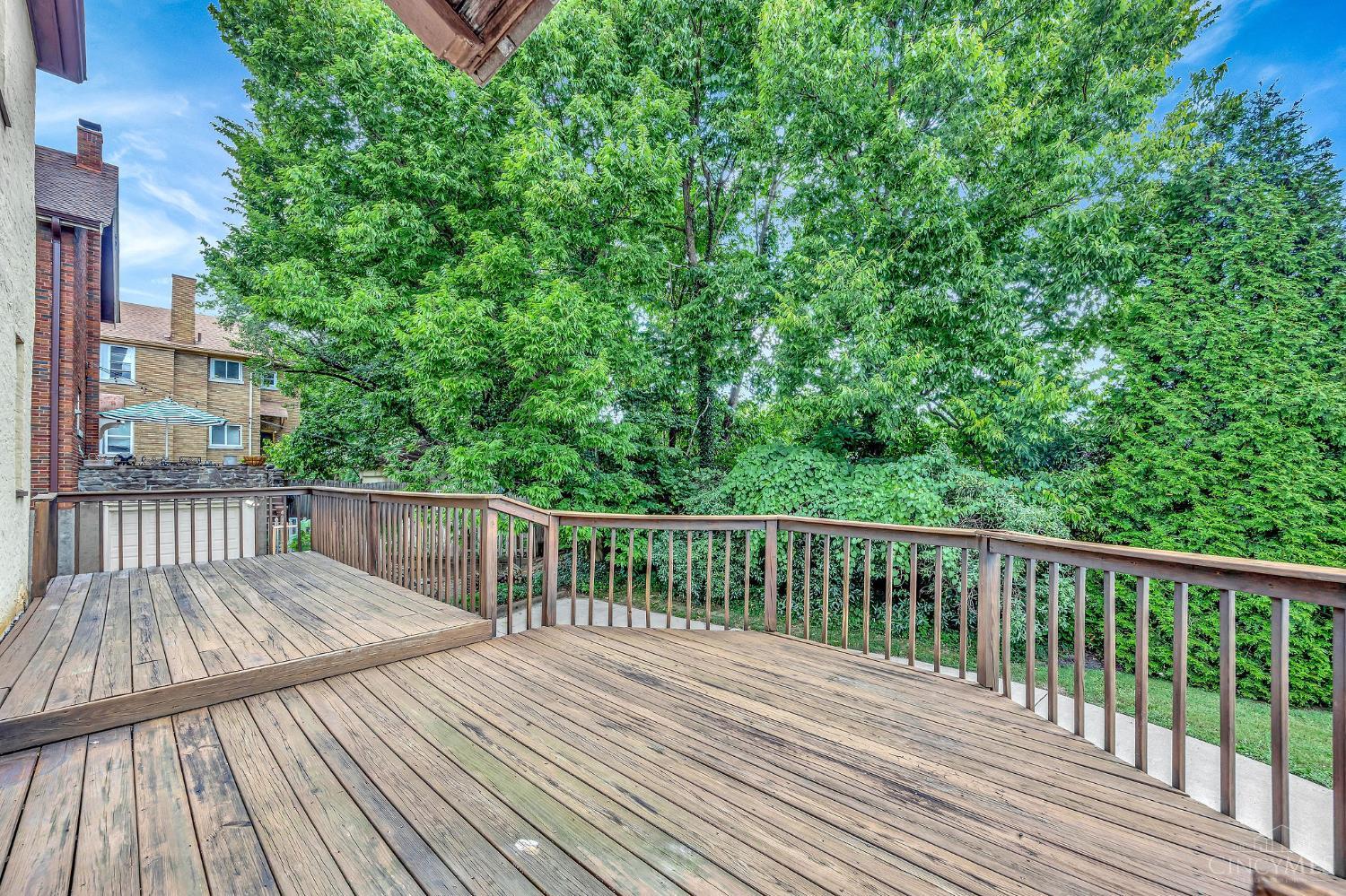 5742 Marmion Lane