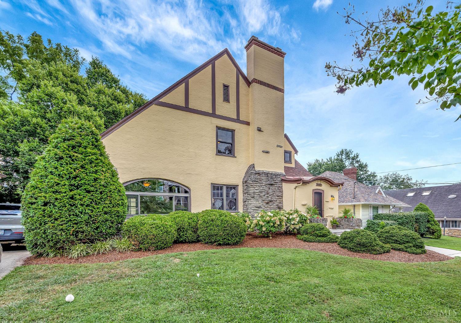 5742 Marmion Lane