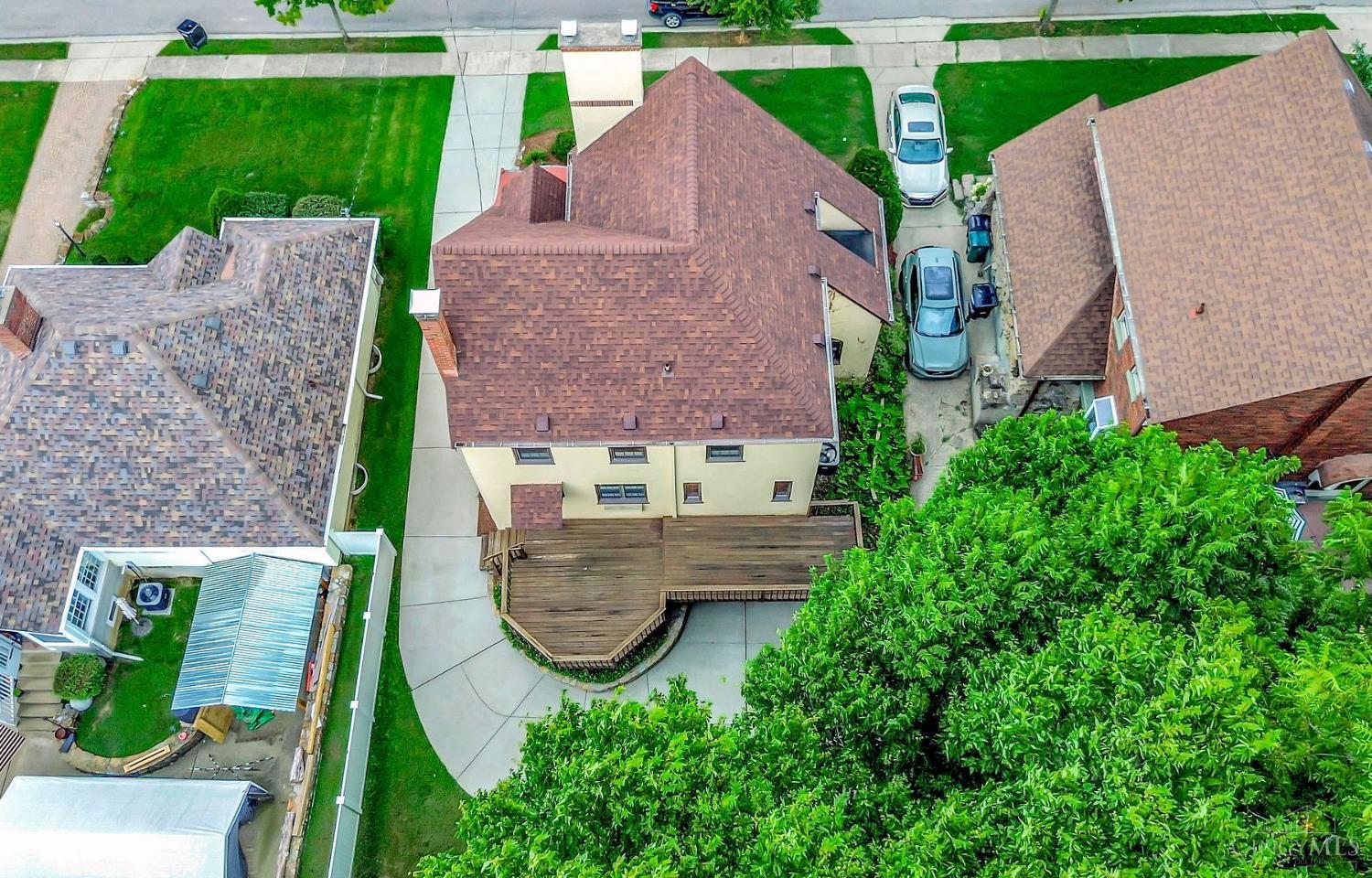 5742 Marmion Lane