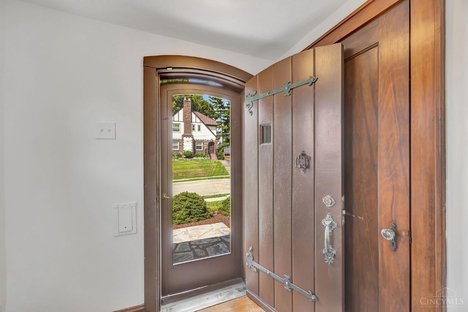 5742 Marmion Lane
