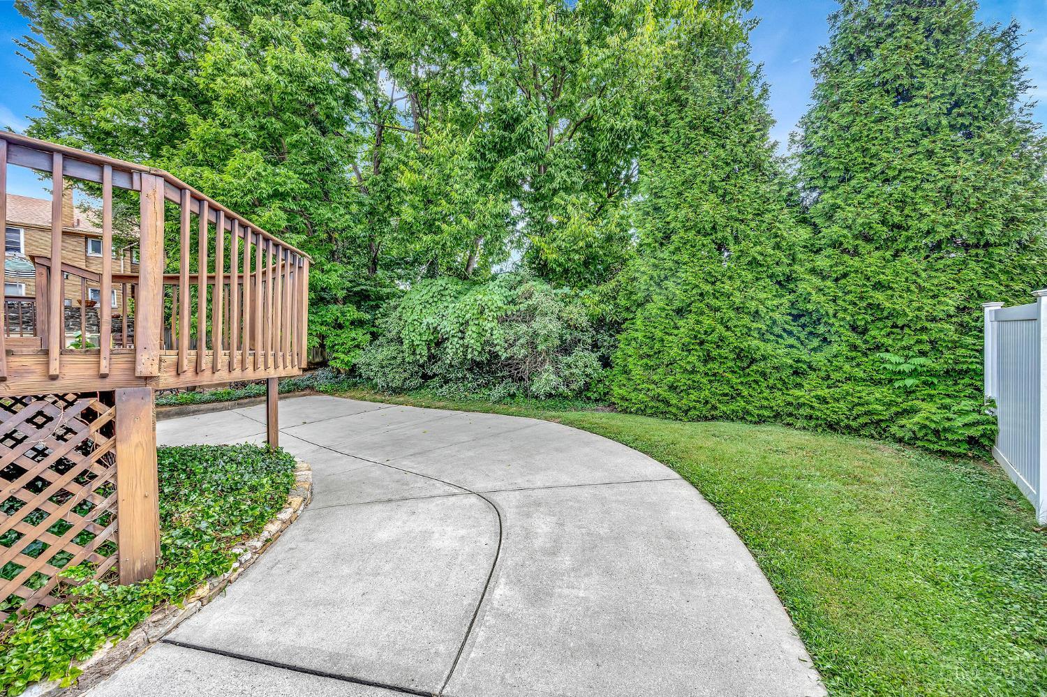 5742 Marmion Lane