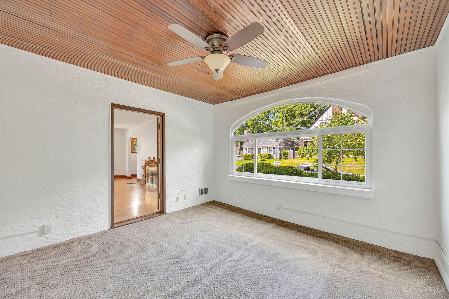 5742 Marmion Lane