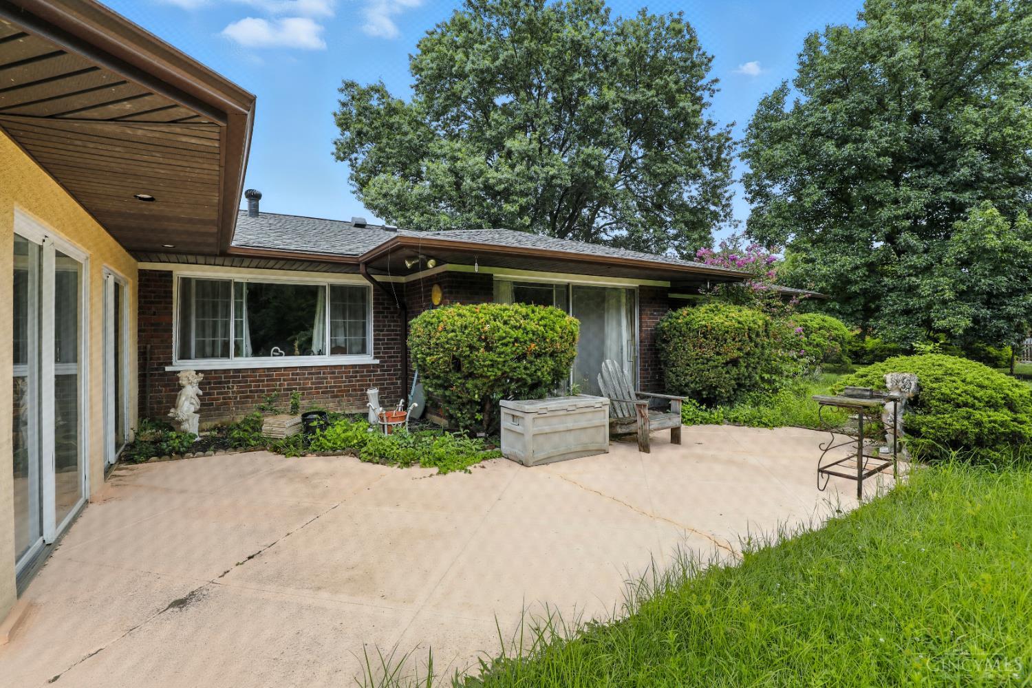 3245 Longmeadow Lane