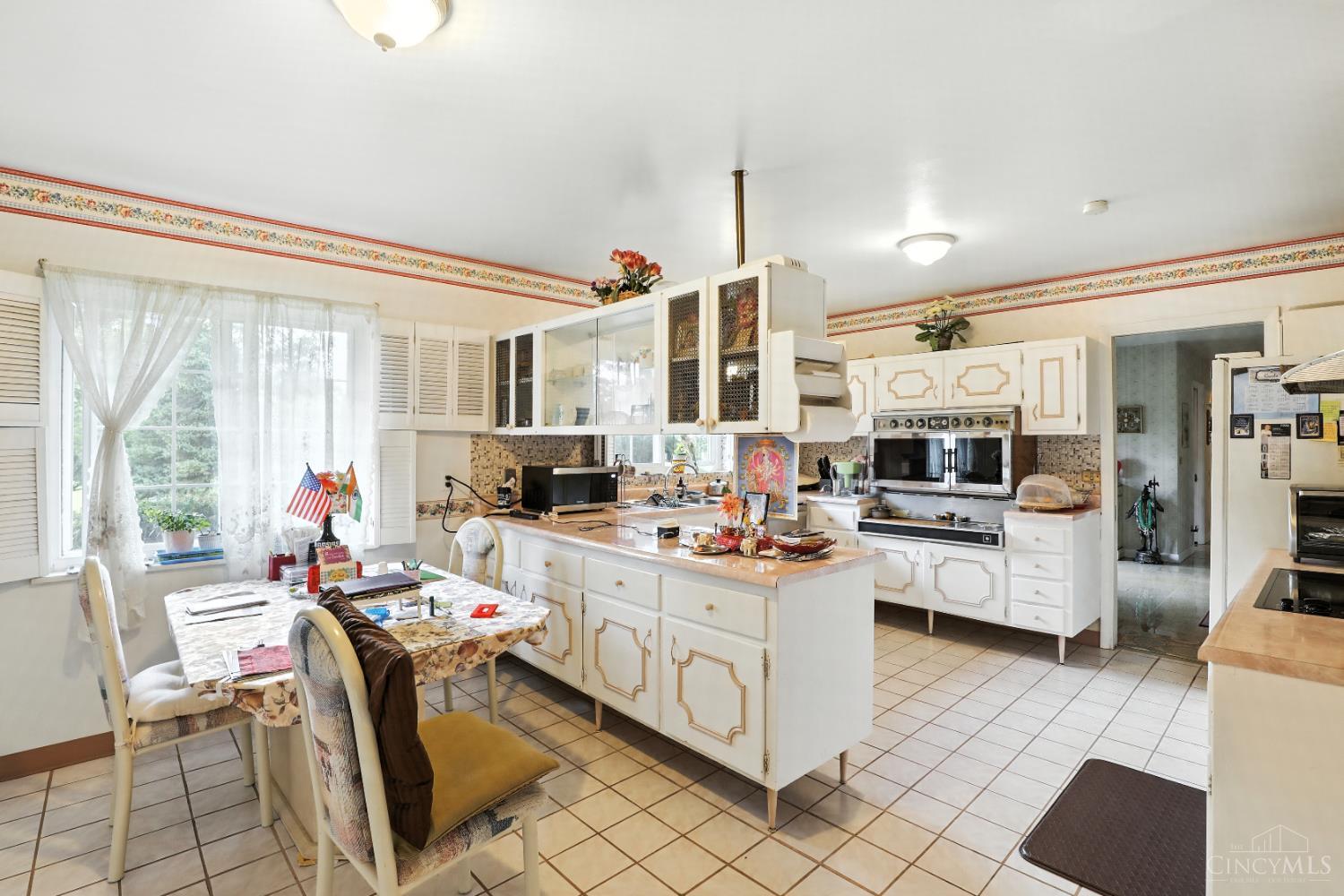 3245 Longmeadow Lane