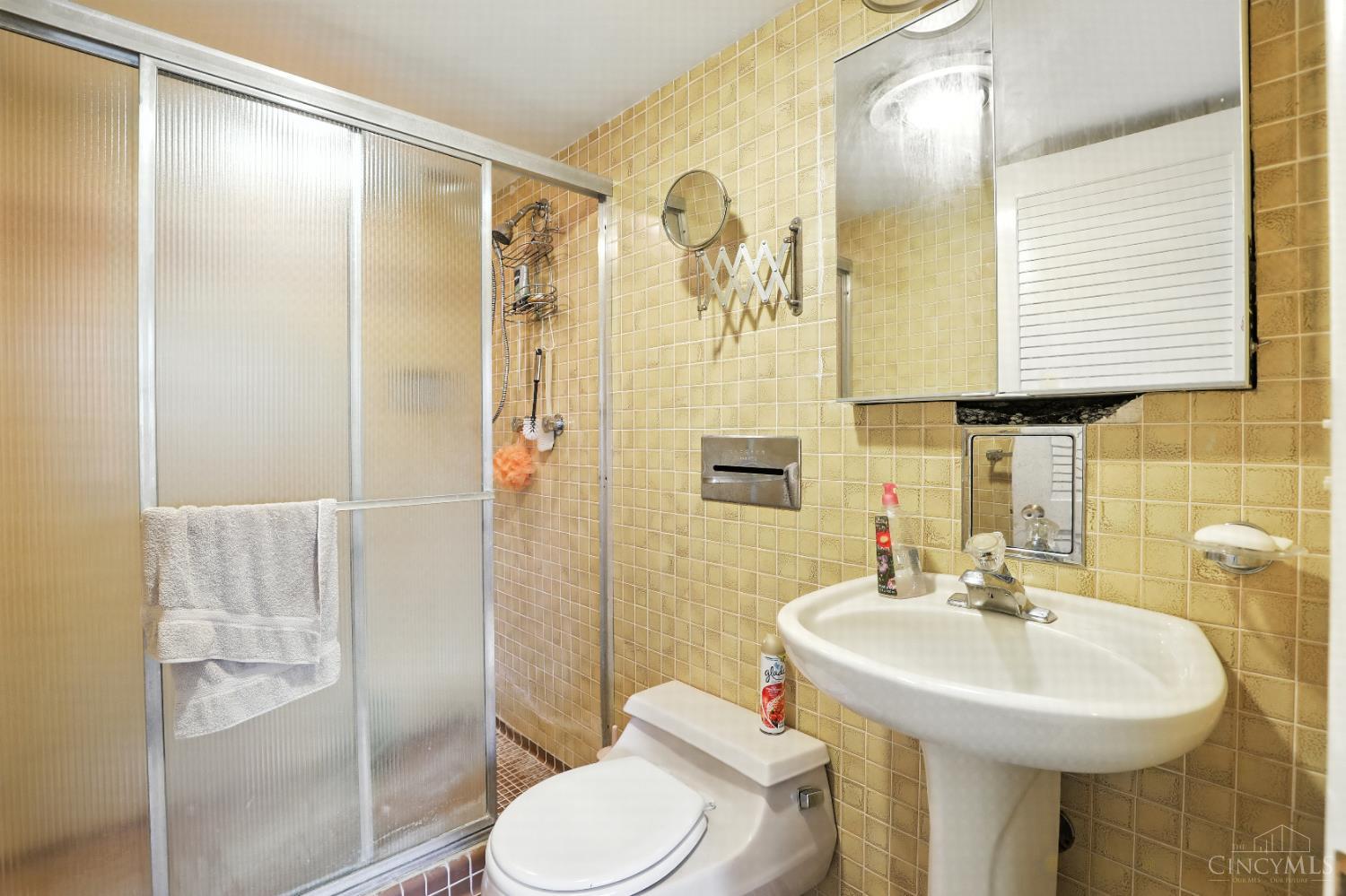 3245 Longmeadow Lane