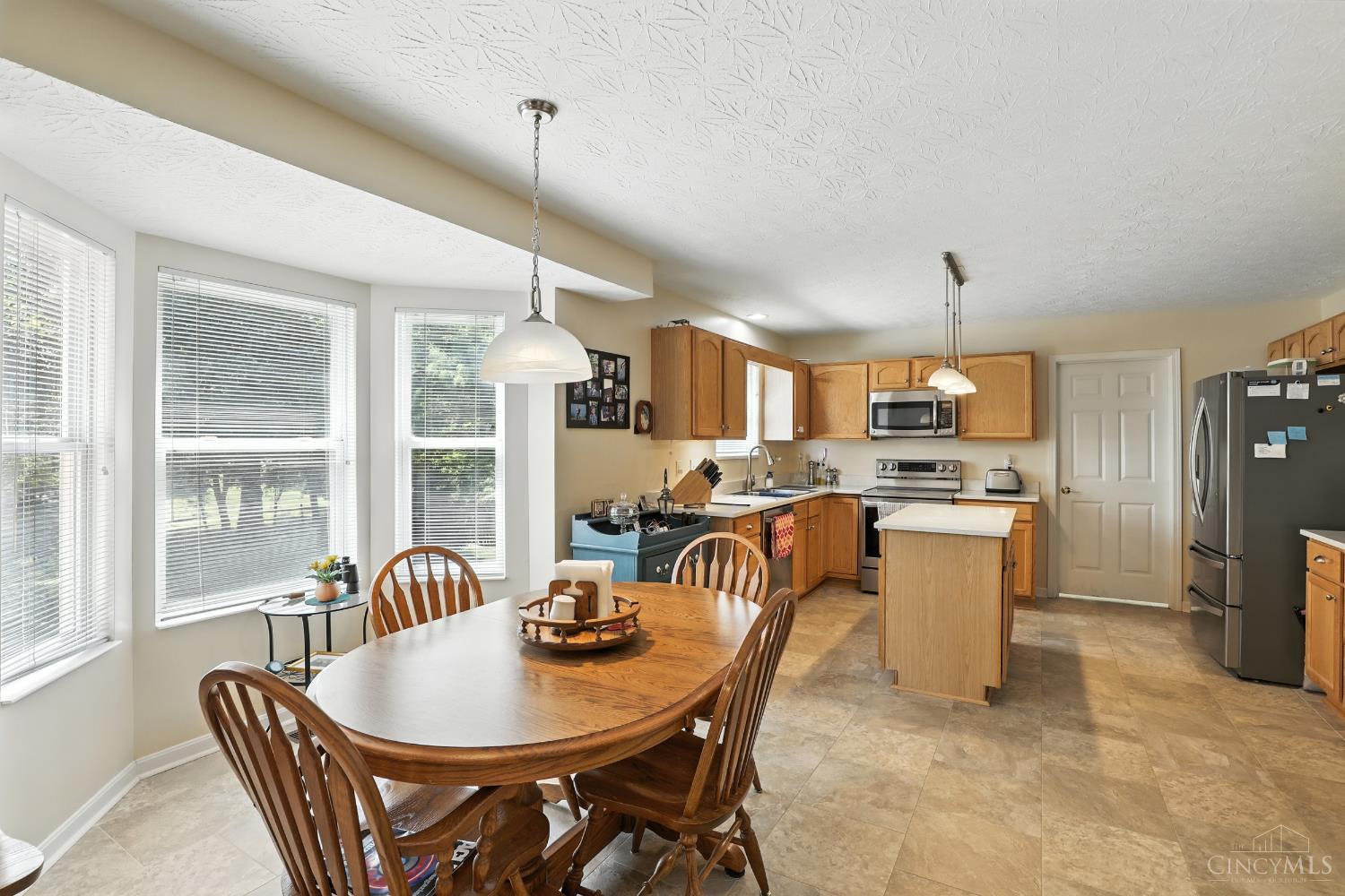 5596 Shady Meadows Drive