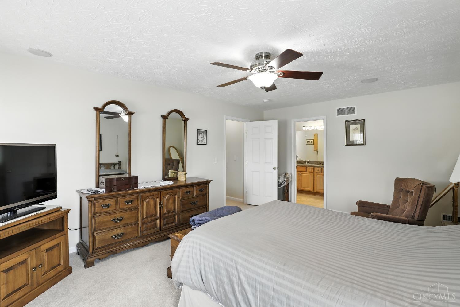 5596 Shady Meadows Drive