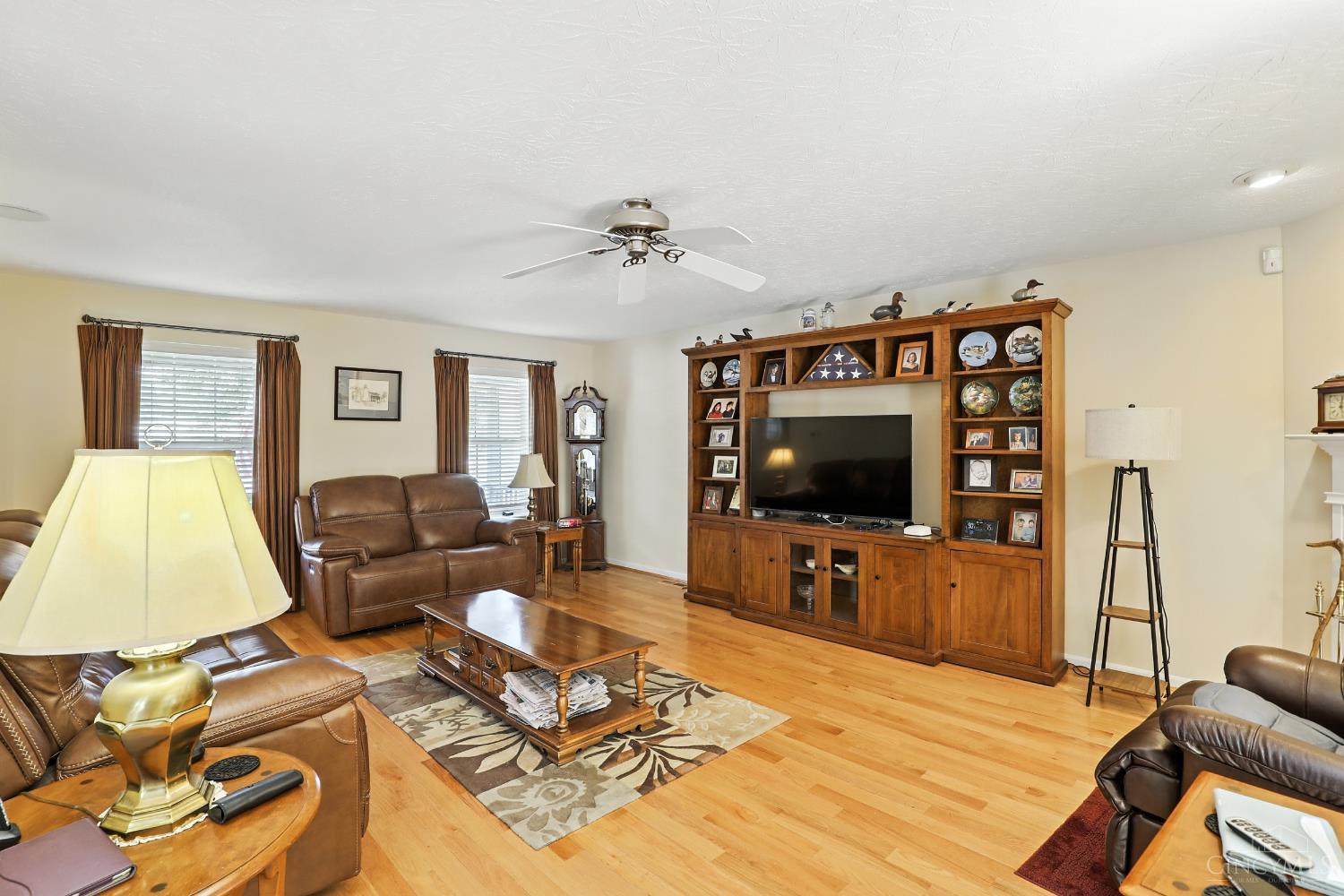 5596 Shady Meadows Drive
