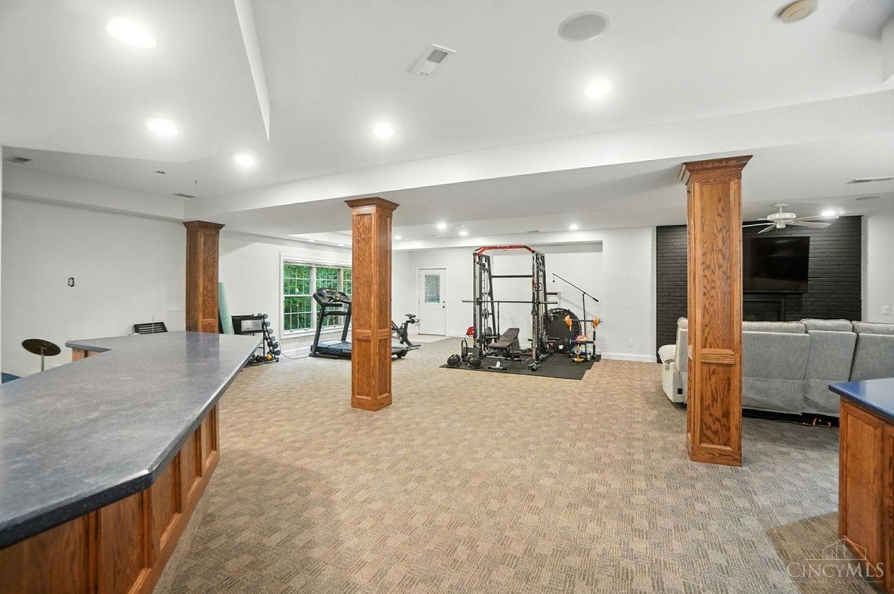 1555 Sharjoy Court