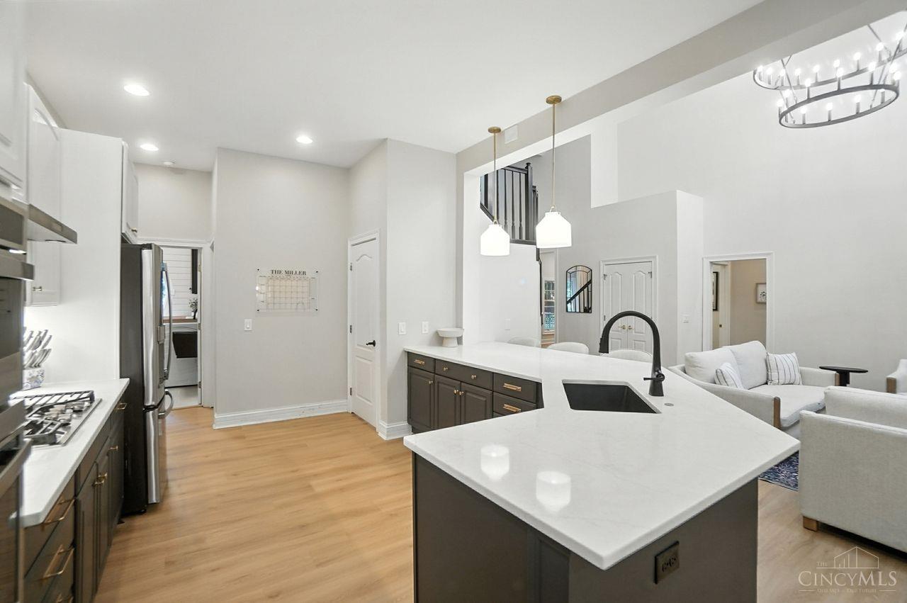 1555 Sharjoy Court