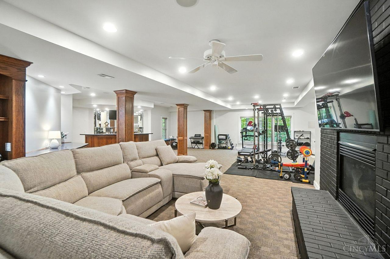 1555 Sharjoy Court