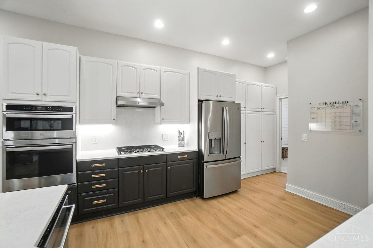 1555 Sharjoy Court