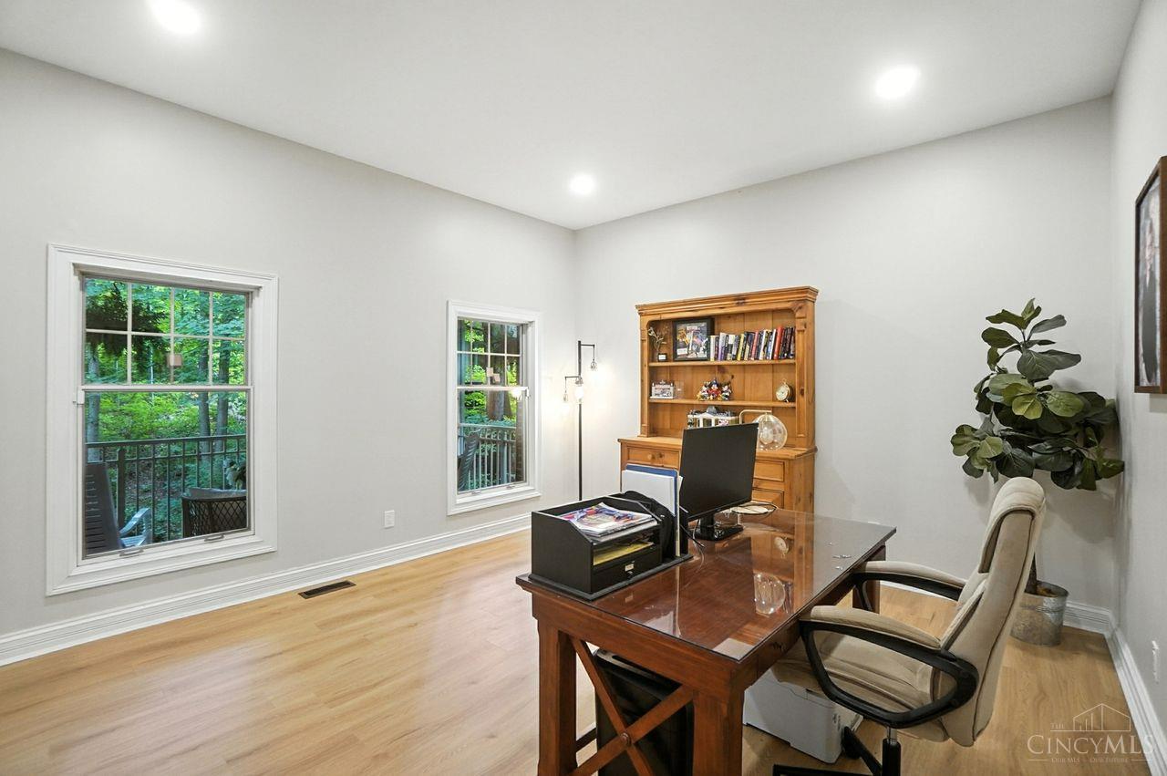 1555 Sharjoy Court