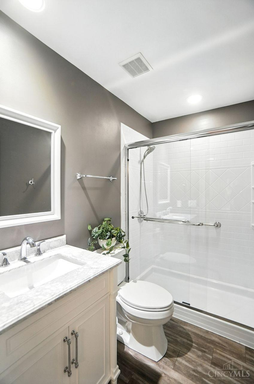 1555 Sharjoy Court